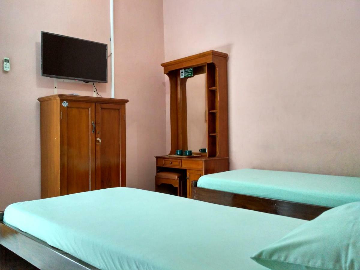 Ismoyo Hotel Yogyakarta Exterior photo