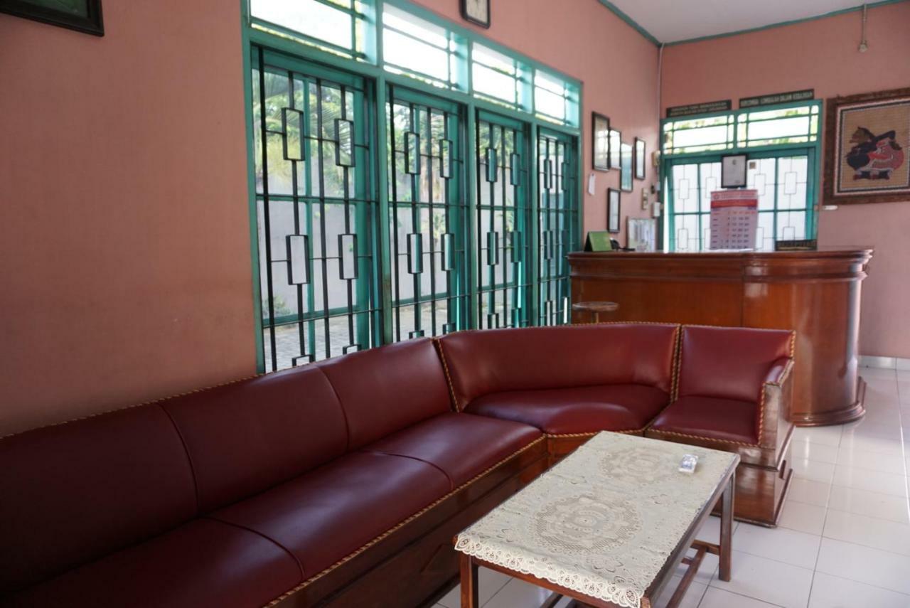 Ismoyo Hotel Yogyakarta Exterior photo