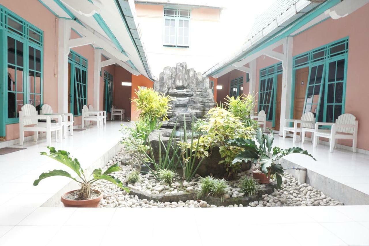 Ismoyo Hotel Yogyakarta Exterior photo